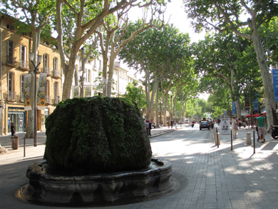 Cours Mirabeau en 2013